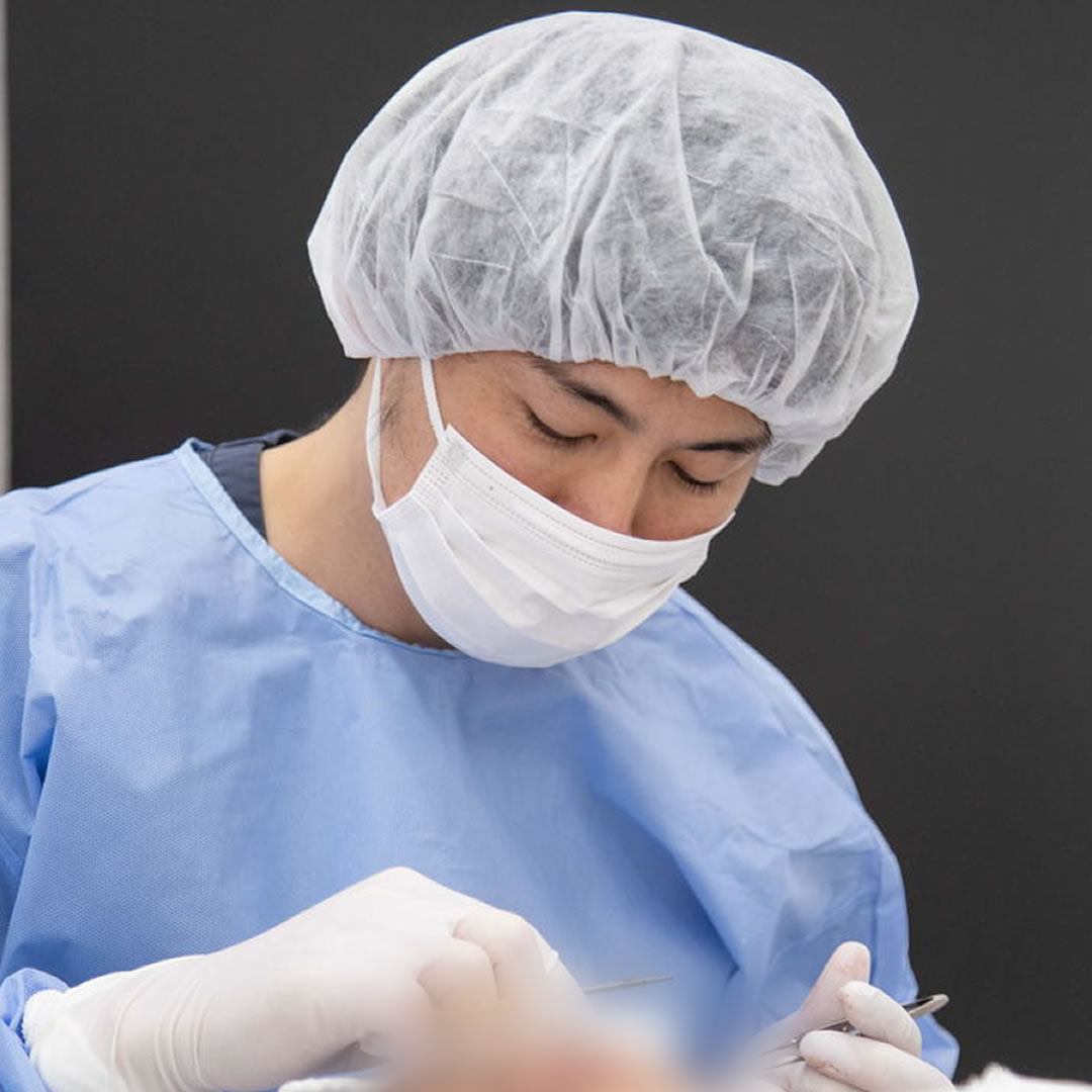 鼻の美容整形の手術をしている名医