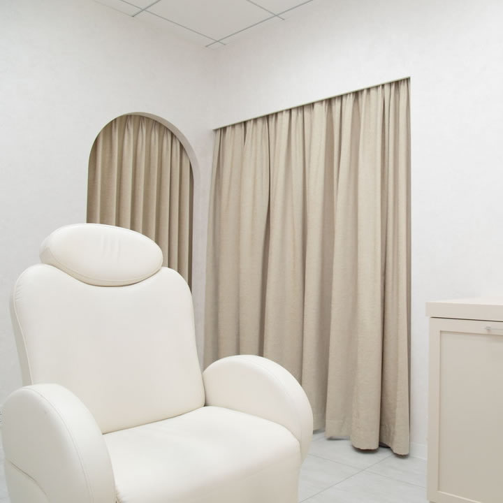 金沢にある美容外科のヒアルロン酸の注入室