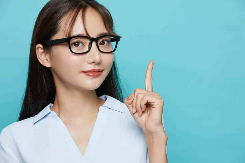 スキンバイブの注入がオススメな方を説明する看護師