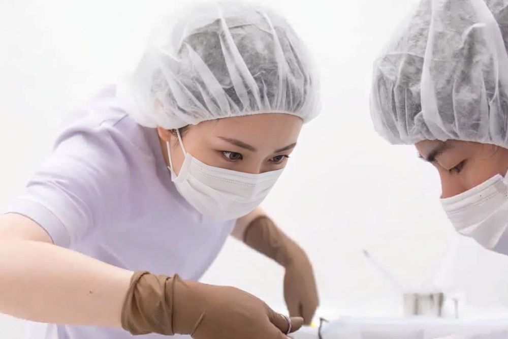 手術についている看護師