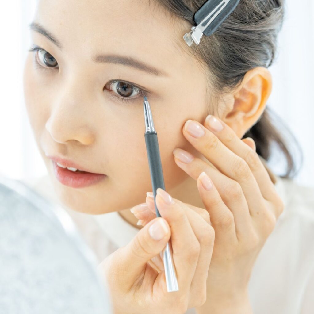 アイメイクのイメージ